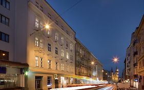 Louren Apartments